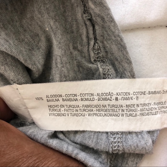 GUC Zara Distressed Pocket Graphic T-Shirt - Picture 7 of 8